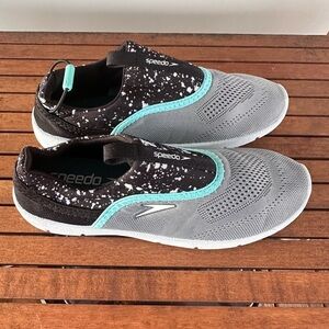 Speedo Surfwalker water shoes youth 5/6